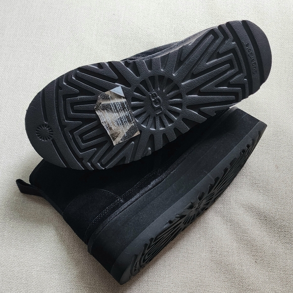 UGG Neumel Chukka Black Platform Boots - Picture 6 of 6